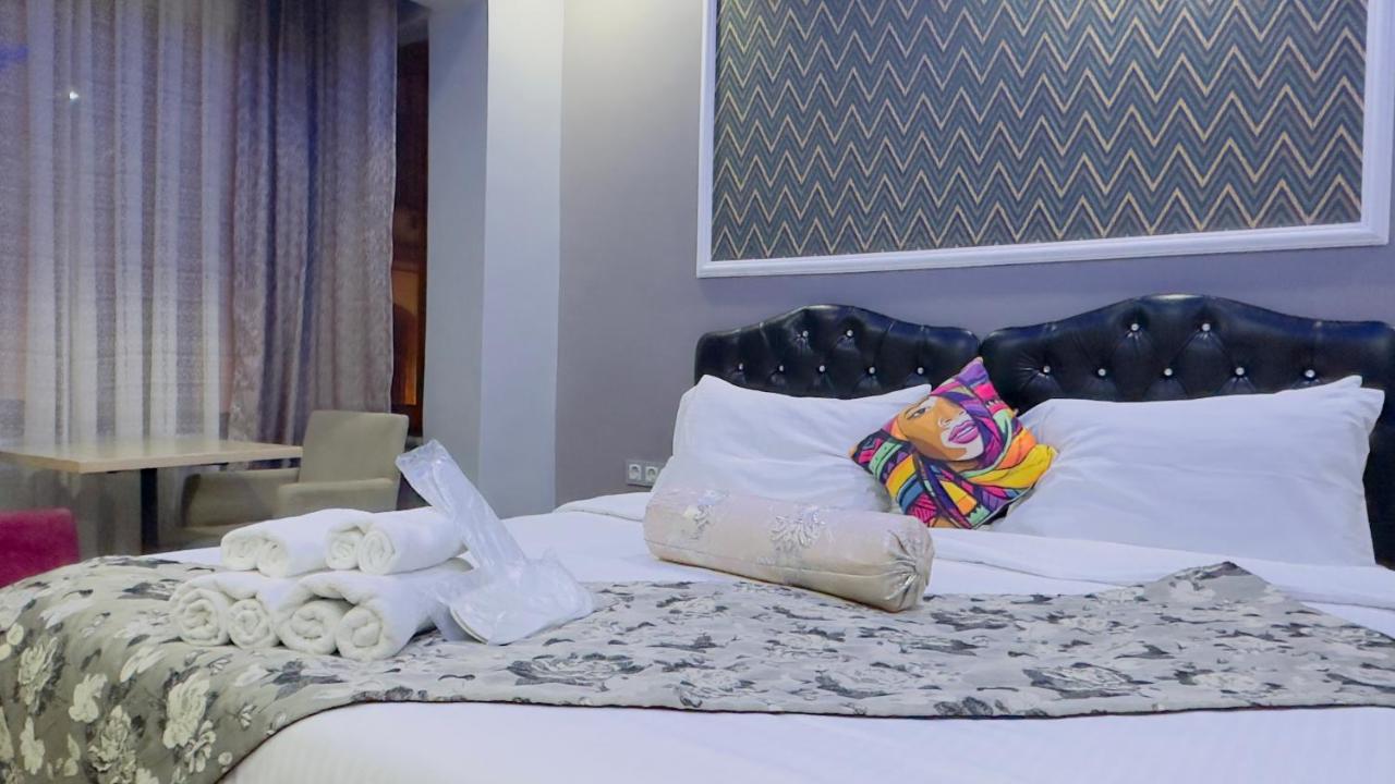 Otel Mitra Downtown & 3*